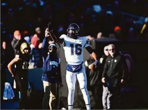  ?? UConn athletics / Contribute­d photo ?? UConn wide receiver Kevens Clercius signals a first down against Army on Saturday.