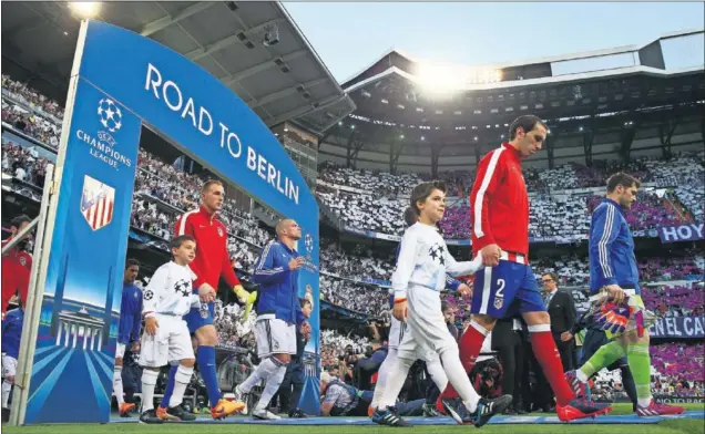  ??  ?? El Atlético cayó por 1-0 el 22 de abril de 2015 en el Santiago Bernabéu, partido correspond­iente a la vuelta de los cuartos de la Champions tras el 0-0 del Vicente Calderón.