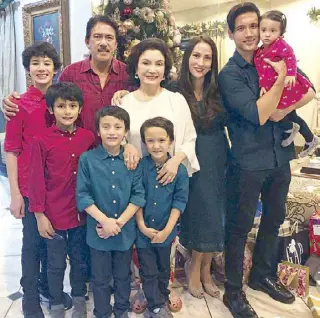  ??  ?? (First row, from left) Hugo, Edrigu, Alessandro and Rossano; (second row, from left) Sen. Tito Sotto and wife Helen Gamboa with Joy and Gian Sotto with their daughter Amari.