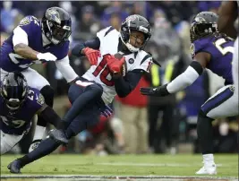  ?? Gail Burton The Associated Press ?? Houston WR Deandre Hopkins, center, on Thursday’s AFC South clash with Indianapol­is: “To me this is the biggest game of the year so far.”