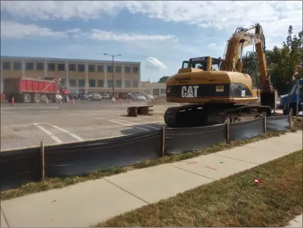  ?? GARY PULEO — MEDIANEWS GROUP ?? Work has begun on the Norristown Centre site preparing the ground for Royal Farms constructi­on in 2020.