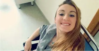  ?? (da Facebook) ?? La vittima Laura Petrolito, 20 anni, uccisa a Canicattin­i Bagni (Siracusa). La donna era mamma di due figli, uno di 8 mesi l’altro di 3 anni