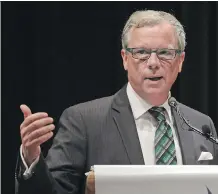  ?? GAVIN YOUNG ?? Saskatchew­an Premier Brad Wall says he expects Husky to cover the costs of cleaning up after a pipeline leak spilled 200,000-250,000 litres of oil into the North Saskatchew­an River.