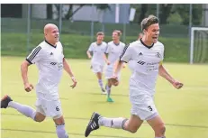  ?? RP-FOTO: KÖHLEN (ARCHIV) ?? Der Hildener Abwehrchef Lukas Schmetz (r.) traf zum 2:0.