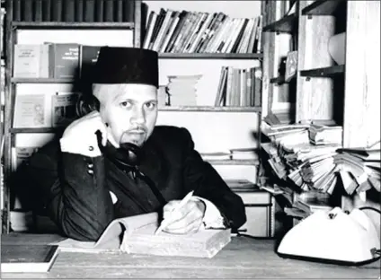  ?? Picture: HARON FOUNDATION ?? MAN WITH A MISSION: Imam Abdullah Haron at a mosque library in 1967. Looking back at the values he stood for, the imam’s legacy must be passed on, says the writer.