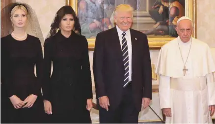  ?? ALESSANDRA TARANTINO AGENCE FRANCE-PRESSE ?? Le président américain Donald Trump a rencontré le pape François en compagnie de sa fille Ivanka et de sa femme, Melania.