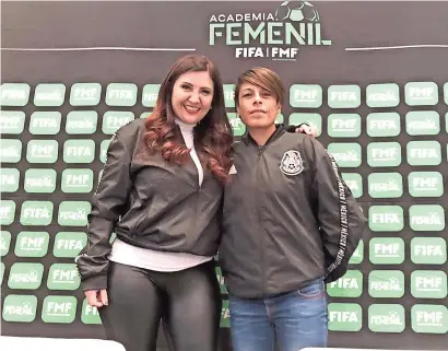 ??  ?? BEATRIZ RAMOS (izquierda) y Maribel Domínguez