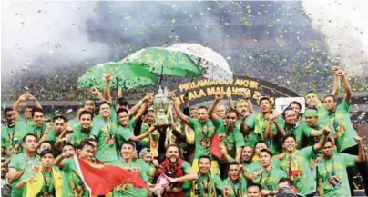  ??  ?? ... Kedah ended its eight-year wait to lift the Malaysia Cup after defeating 2015 champions Selangor 6-5 in a penalty shootout in the final at Shah Alam Stadium last night. The match was tied at 1-1 after 120 minutes of play, including 30 minutes of extra time.