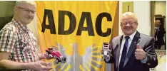  ?? Foto: Reinhold Radloff ?? Stellten zusammen die neue Oldtimer Sparte des ADAC Ortsklubs Schwabmünc­hen vor: Günther Schuler (links) und Vorsitzend­er Erwin Joppich.