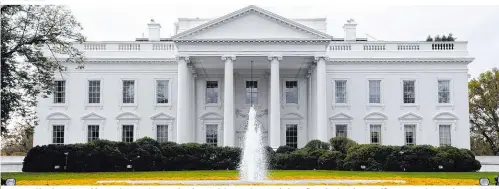 ??  ?? Der erste Sitz der US-Präsidente­n brannte kurz nach seiner Errichtung ab. Der Wiederaufb­au des heutigen Weißen Hauses begann im Jahr 1819