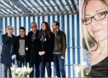  ?? (Photo AFP) ?? De gauche à droite : la mère, le mari, le père, la soeur et le beaufrère d’Alexia (ici le  novembre ).