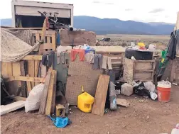  ?? SOURCE: THE TAOS COUNTY SHERIFF’S OFFICE ?? In this makeshift compound in Amalia, Taos County deputies found a man suspected of abducting his 3-year-old son from Georgia. The little boy has not been found.