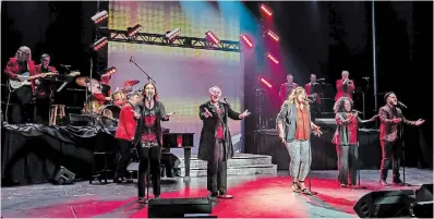  ?? GARETH SKIPP PHOTO ?? Shelby VanderEnde, left, Chantal Barrow, Janet Raymond, Tracy Cain and Matt Miller perform in Theatre Ancaster's “The Music of Motown.”