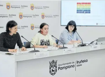  ?? Foto: Iñaki Porto ?? ●฀Más de 1.100 aportacion­es ciudadanas.
Elian Peña, Zaloa Basabe y Vanesa Eguíluz, ayer en rueda de prensa.