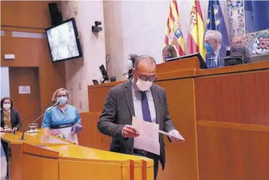  ?? ÁNGEL DE CASTRO ?? Felipe Faci tras su intervenci­ón, ayer, en las Cortes de Aragón.