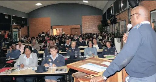  ?? PRESENTATI­ON: Picture: Supplied ?? The Provincial Commission­er for the Northern Cape, Lieutenant-General Peter Shivuri, addressing SAPS women regarding their importance in the work environmen­t.