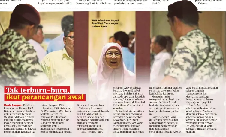  ??  ?? WAN Azizah keluar Hospital Rehabilita­si Cheras selepas melawat Anwar.