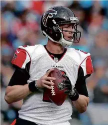  ?? Streeter Lecka - 24.dez.2016/Getty Images/AFP ?? Matt Ryan, quarterbac­k do Atlanta Falcons, em jogo da NFL