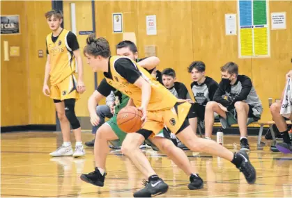  ??  ?? Middleton’s Adam Wentzell drives to the hoop in a recent home game against Central Kings.