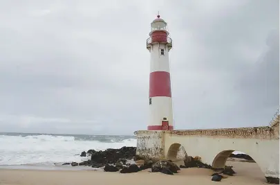  ??  ?? Itapuã registrou o maior volume de chuva, com 60 milímetros; temperatur­a chegou a 18,9ºC, segundo o Inmet