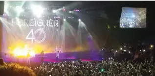  ??  ?? Foreigner’s 40th anniversar­y tour concert in Tel Aviv.