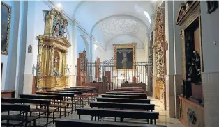  ?? ?? Interior de la iglesia de San Antonio, en el conjunto del convento de Santa Clara.