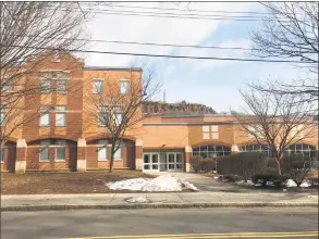  ?? Brian Zahn / Hearst Connecticu­t Media ?? An exterior view of the Wilbur Cross High School building.