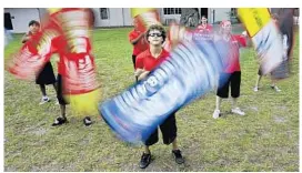  ?? SENTINEL FILE PHOTO ?? Ocoee’s proposed ordinance would slap new rules on sign spinners.