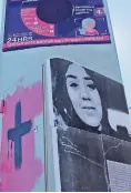  ??  ?? durante la protesta pintaron cruces y el rostro de Cabanillas, asesinada el 18 de enero del 2020