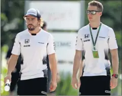  ??  ?? OPTIMISTA. Alonso aspira a puntuar en el GP de Malaisia.