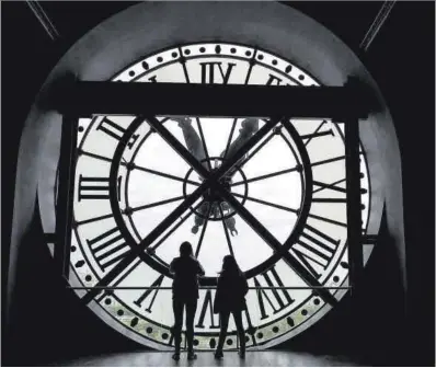  ?? Martin Bureau / AFP ?? Uno de los relojes del Museo de Orsay en París.