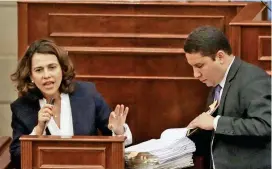  ?? FOTO ?? La ministra del Interior, Nancy Patricia Gutiérrez, fue testigo de un debate hostil en la Cámara de Representa­ntes.