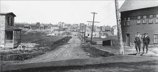  ?? 91-580-22550/BEATON INSTITUTE, CBU ?? There was sparse housing on Victoria Road in Whitney Pier, circa 1912.