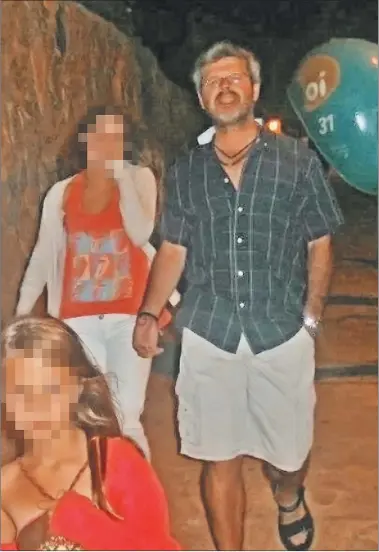  ?? CEDOC PERFIL ?? FAMILIA. El magistrado de Gualeguayc­hú tiene tres hijos. En la foto, de vacaciones en Brasil.