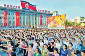  ?? REUTERS ?? A mass rally at Pyongyang’s Kim Il Sung Square on Wednesday. North Korea said on Saturday that nearly 3.5 million workers, party members and soldiers volunteere­d to join or rejoin its army to resist new UN sanctions and to fight against the United...