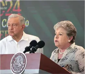  ?? ?? EL PRESIDENTE López Obrador y la canciller Alicia Bárcena, ayer.