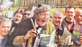  ??  ?? John McCririck and the Channel 4 Racing team at Hamilton Park Racecourse in April 1998 for their live ‘Morning Line’ broadcast