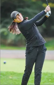  ?? PROVIDED TO CHINA DAILY ?? Li Jieni (left) and Peng Bo were among the field at last weekend’s inaugural Sina Cup at Beijing Shadow Creek Golf Club, where young amateurs mixed it up with the pros in a Ryder Cup-style format.