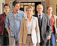  ?? FOTO: ZDF ?? Das Team der „Soko Stuttgart“(v.l.): Rico Sander (Benjamin Strecker), Jo Stoll (Peter Ketnath), Martina Seiffert (Astrid M. Fünderich), Michael Kaiser (Karl Kranzkowsk­i), Selma Kirsch (Yve Burbach).