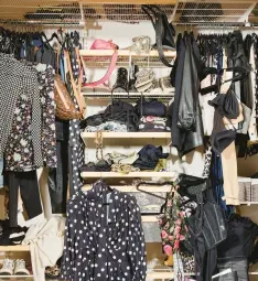  ?? ?? Depending on the size of your wardrobe, a thorough clean-out of your closet can take up to four hours.