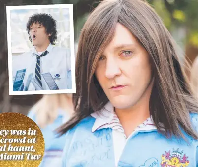  ?? Picture: SUPPLIED ?? Watch out – controvers­ial comedian Chris Lilley has hit the Coast.