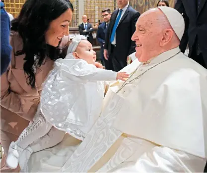  ?? ?? Controvers­y: Pope Francis and, below, Senator Mary Seery Kearney with daughter Scarlett