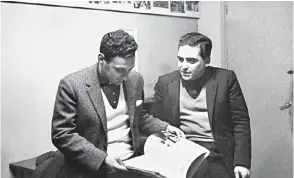  ?? COLECCIÓN FAMILIA BONACINA. ?? Diego Bonacina. Juan José Saer y Hugo Gola en la UNL, en agosto de 1962.