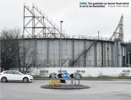  ?? Picture: Pete Stonier ?? GOING: The gasholder on Anchor Road which is set to be dismantled.
