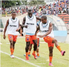  ?? KINDALA MANUEL|EDIÇÕES NOVEMBRO ?? Equipa da vila de Calulo prepara argumentos para atacar a conquista de títulos no futebol