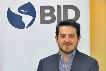  ??  ?? Diálogo. El economista jefe del BID para el país, Juan José Barrios, explicó que están en proceso de diálogo con las nuevas autoridade­s para diseñar la estrategia que la entidad aplicará durante este quinquenio.