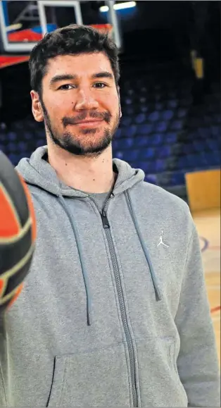  ?? ?? Darío Brizuela posa en el Palau Blaugrana.