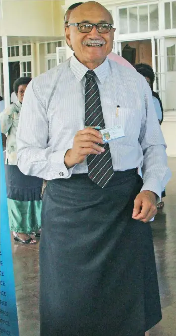  ?? Photo: Fijian Elections Office ?? President Major General (Ret’d) Jioji Konrote with his new election registrati­on card.