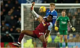 ?? Photograph: Jason Cairnduff/Action Images/ Reuters ?? Aston Villa's Jhon Durán in action with Everton's Jarrad Branthwait­e (in blue) in the hard-fought goalless draw at Goodison Park.