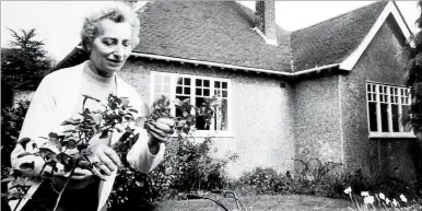  ??  ?? Vera Matthews in her garden at Brambles in 1974